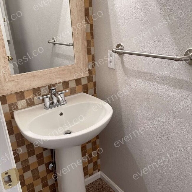 Building Photo - 8956 Goosander Way