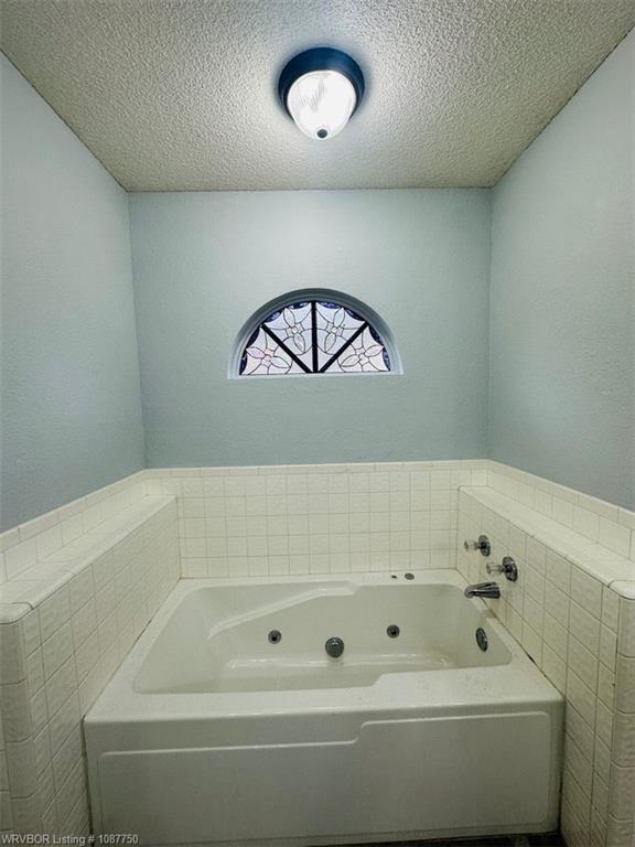 Building Photo - 3900 Bristol Ln