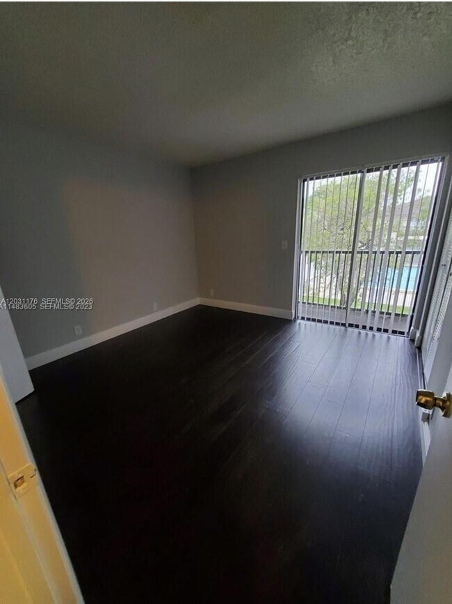 Building Photo - 3006 Coral Ridge Dr