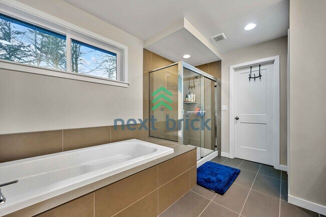 Building Photo - Stunning 4-Bedroom, 3-Bathroom East-Facing Cul-De-Sac Home in Laterra Estates