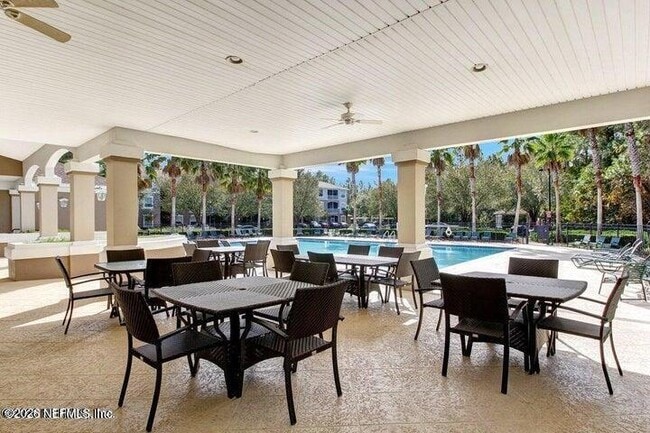 Building Photo - 10550 Baymeadows Rd