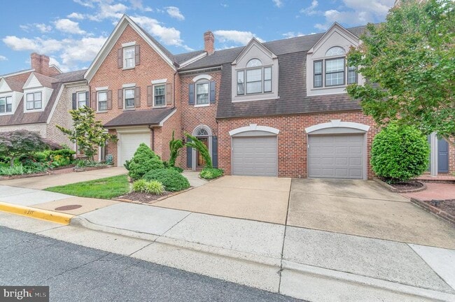 Building Photo - 6311 Chaucer Ln