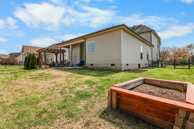 Building Photo - 951 Willow Circle