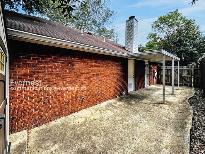 Building Photo - 3007 Willow Dr