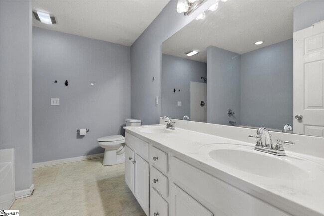 Building Photo - 602 Delward Way