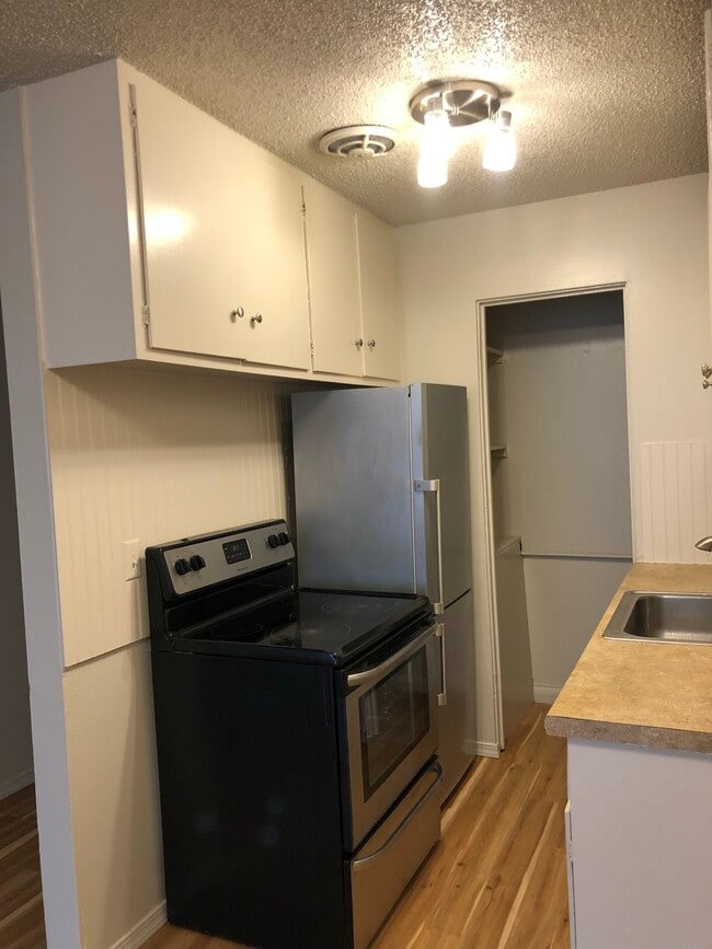 Building Photo - 3916 S Pearl St