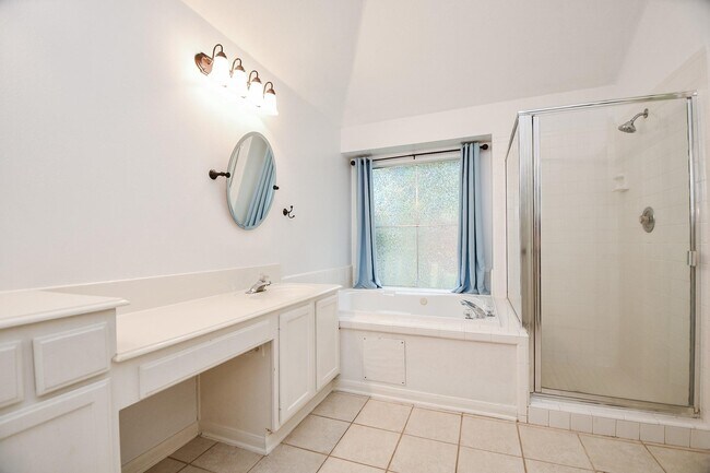 Building Photo - 535 Avery Dr