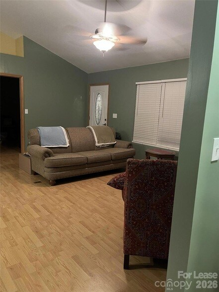 Building Photo - 607 Jane Sowers Rd