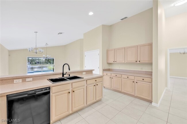 Building Photo - 15015 Savannah Dr