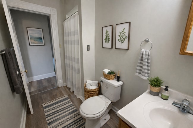 Building Photo - 376 Park Ave