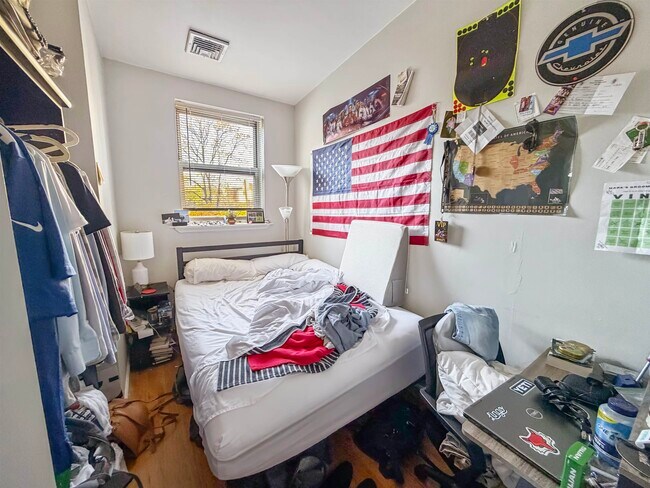 Building Photo - 255 4th St