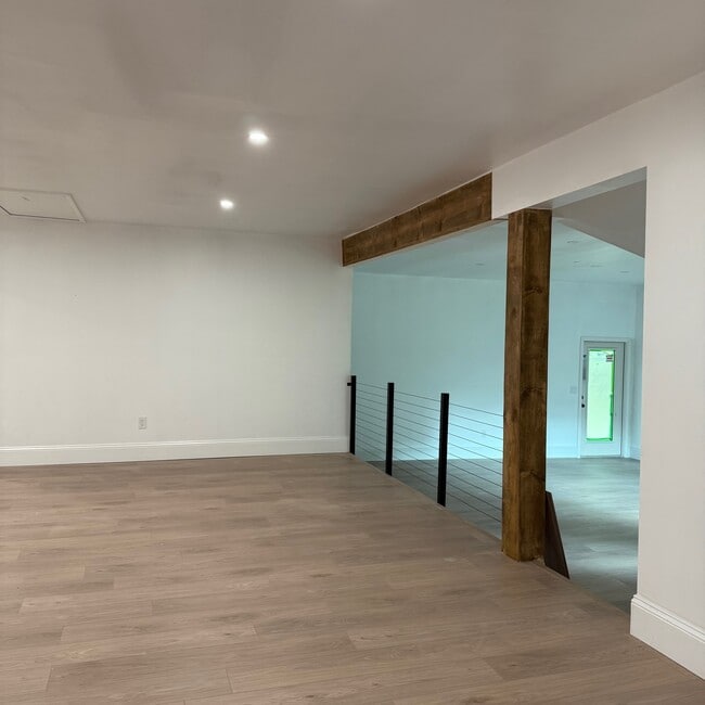 Building Photo - 7499 Pinehill Rd