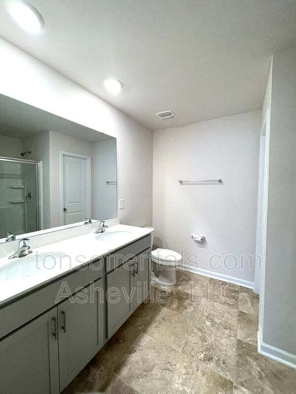 Building Photo - 354 Tavernier Ln