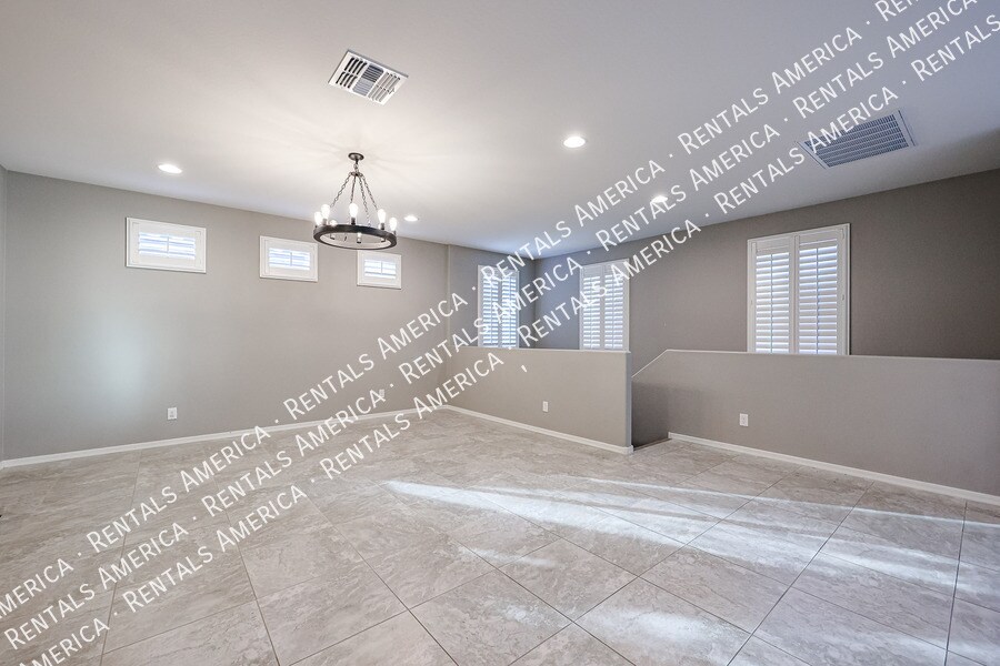 Building Photo - 4212 E Erie St