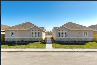 Building Photo - 410 Downing Ave