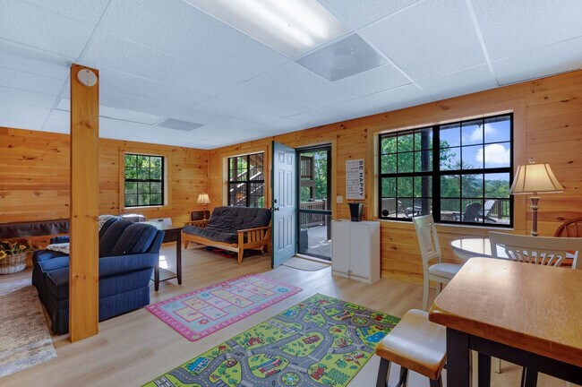 Building Photo - 150 Arrow Way