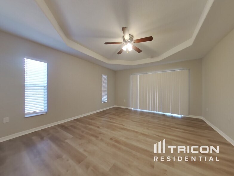 Building Photo - 12229 Helios Ave