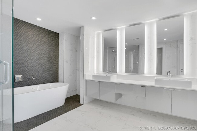 Building Photo - 435 Bayshore Dr
