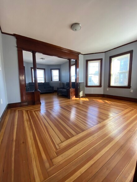 Building Photo - 294 Douglas Ave