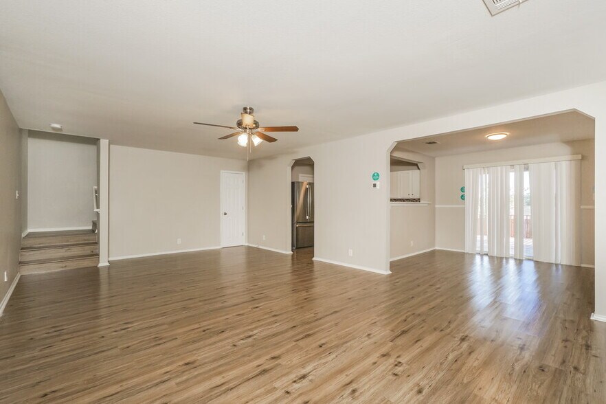 Building Photo - 223 Mallow Grove