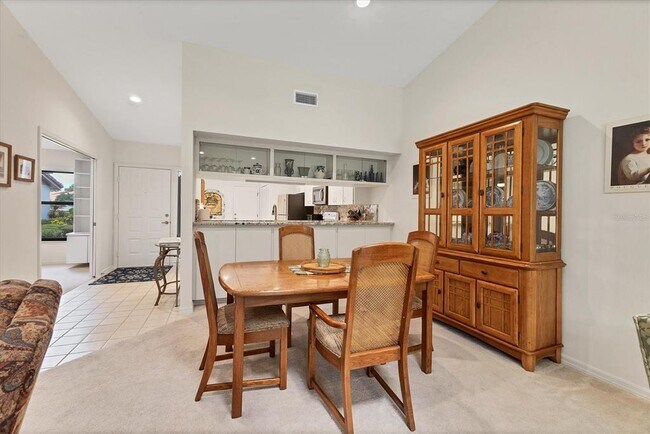 Building Photo - 3946 Wilshire Cir E