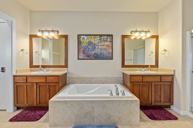 Building Photo - 23251 Sunserra Loop NW