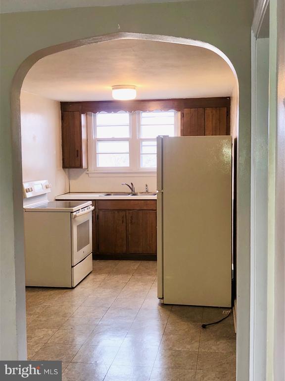 Building Photo - 50 Dymond Ave