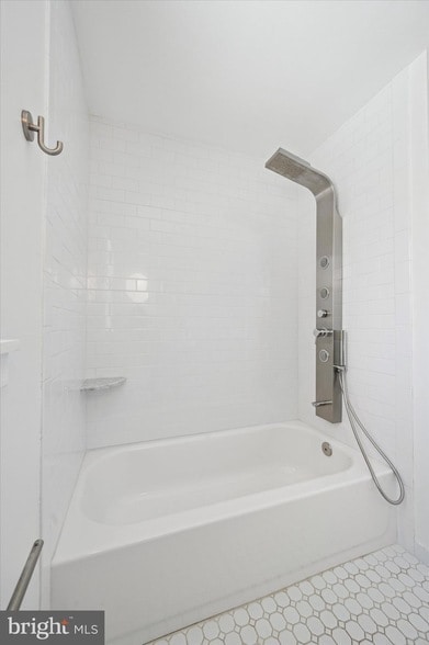 Building Photo - 29 Rolling Rd