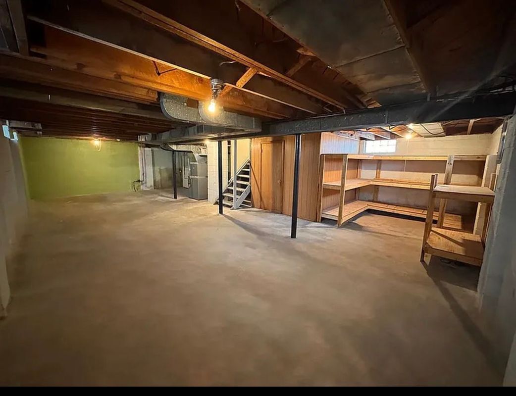 Building Photo - 21337 Audette St