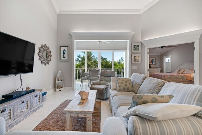 Building Photo - 2706 Fairway Dr N