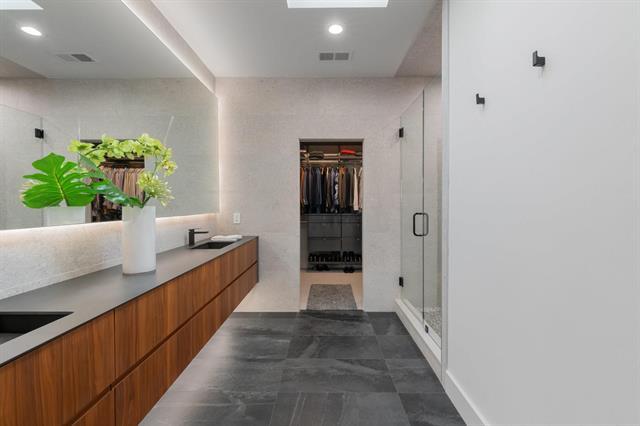 Building Photo - 3731 Gilbert Ave