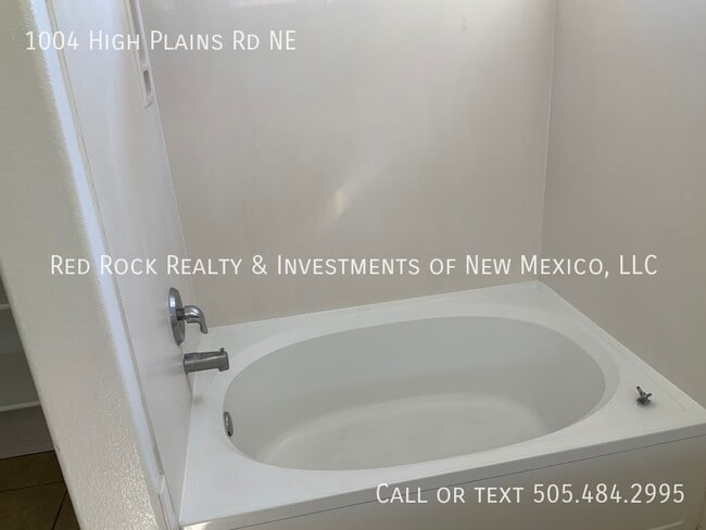 Building Photo - 1004 High Plains Rd