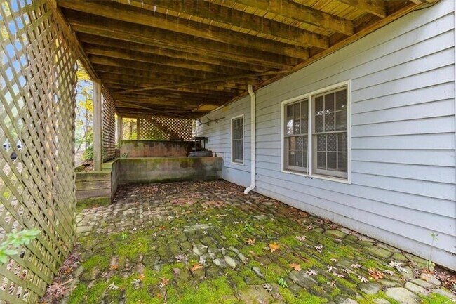 Building Photo - 3986 Fox Glen Dr