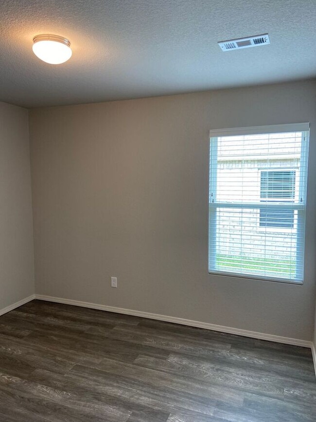 Building Photo - BRAND NEW Three Bedroom | Two Bath Home Lo...