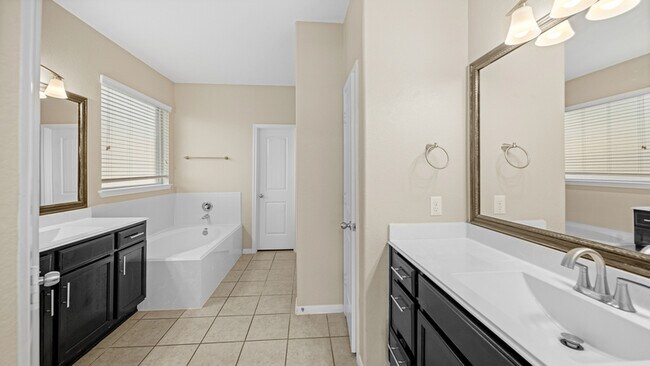 Building Photo - 8602 Austin Thomas Dr