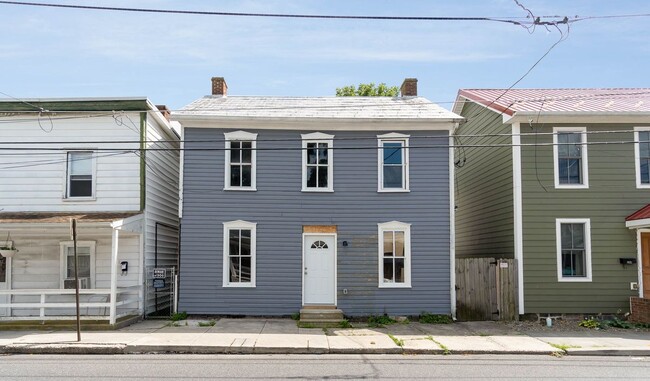 Building Photo - 62 Breckenridge St