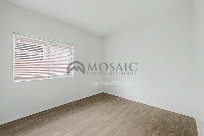 Building Photo - 2441 W Indigo Dr