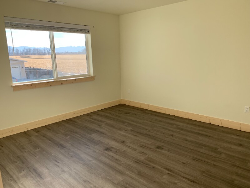 Building Photo - 995 Advance Dr