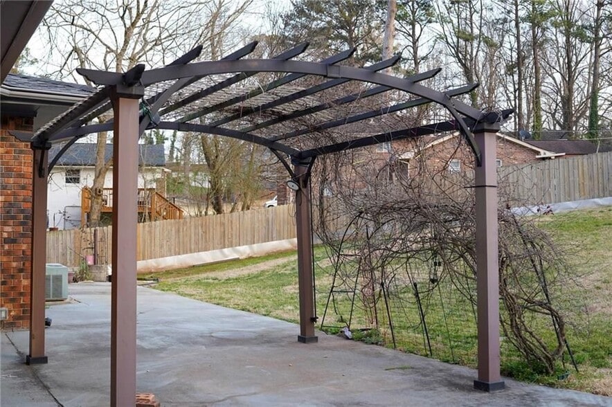 Building Photo - 2007 Candace Ln SE