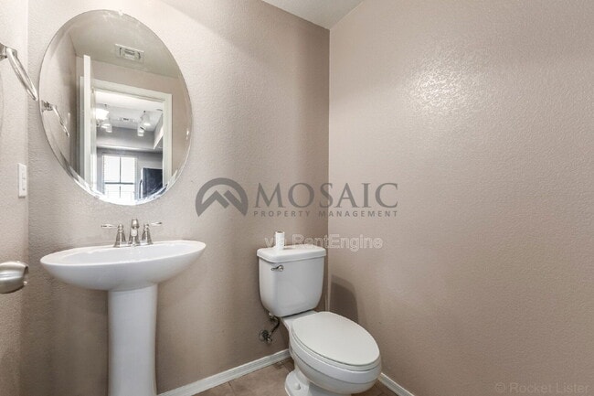 Building Photo - 900 S 94th St