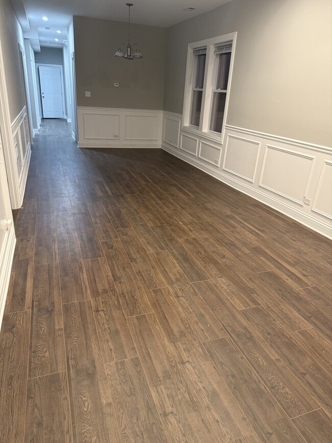 Building Photo - 8509 S Brandon Ave