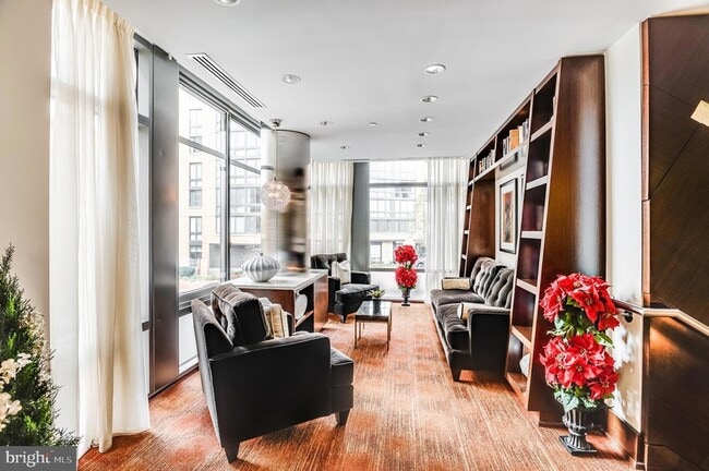 Building Photo - 440 L St NW