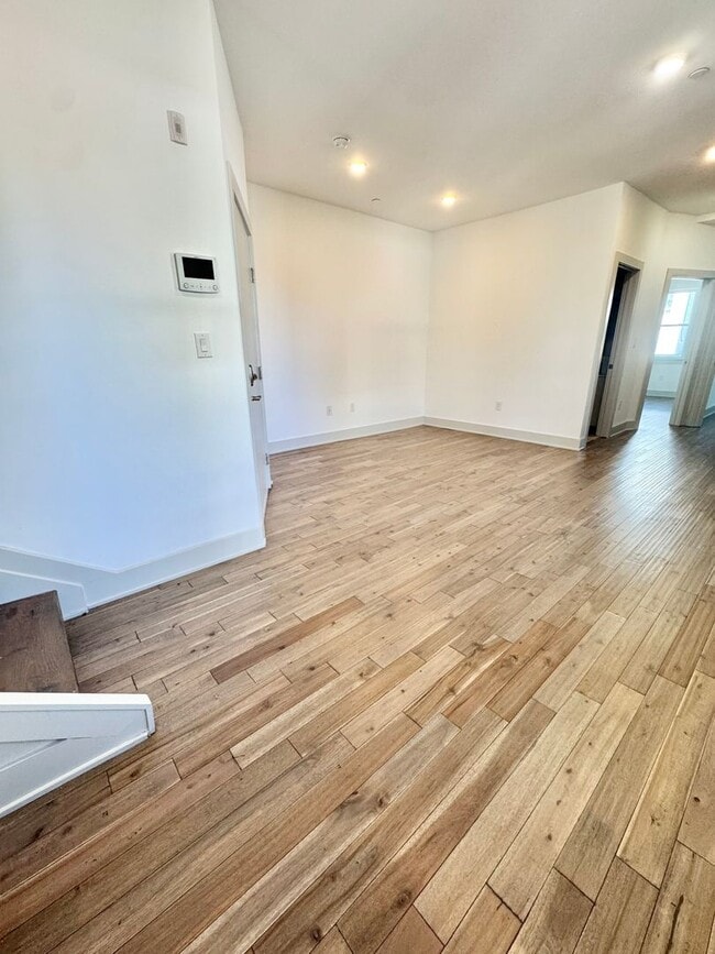 Building Photo - 3213 Haverford Ave