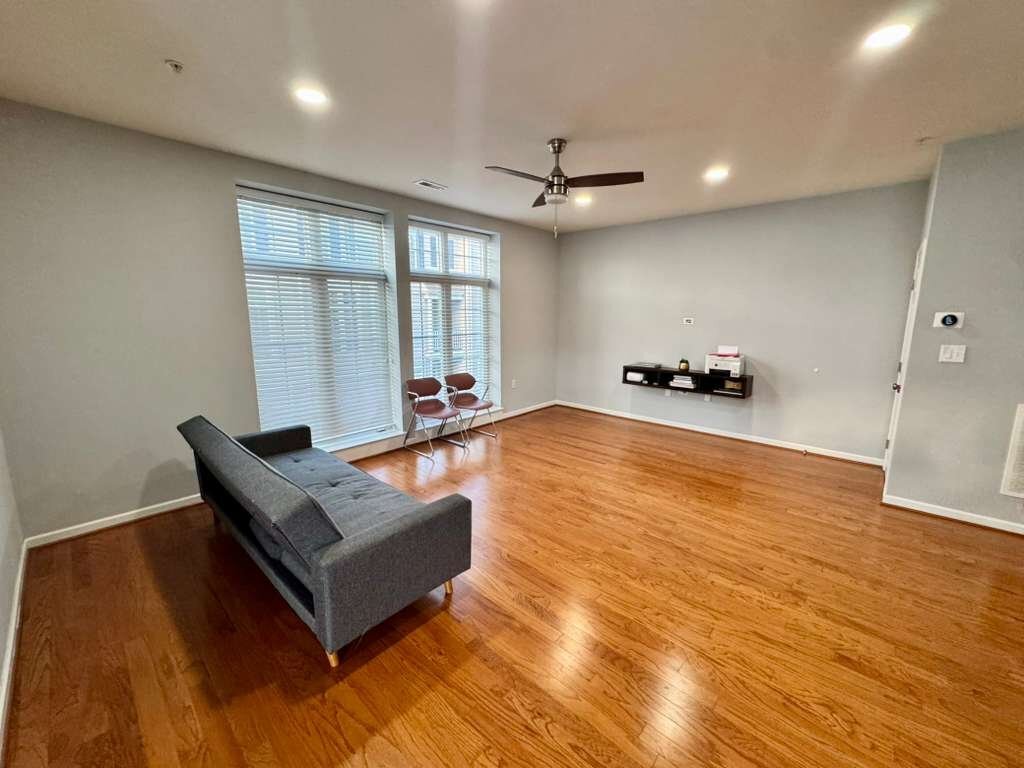 Building Photo - 3017 Meridian Cmns