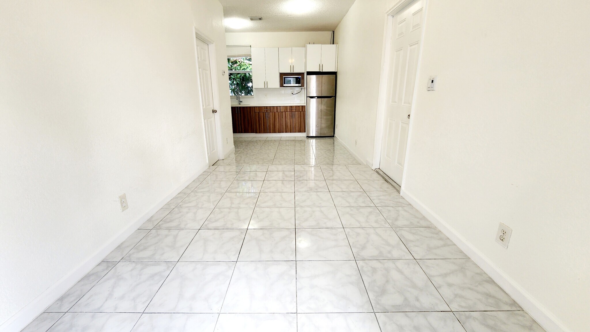 Building Photo - 421 W Evanston Cir