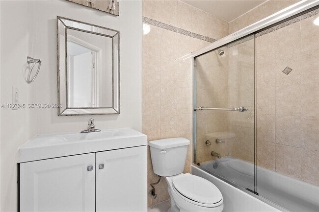 Building Photo - 6211 SW 138th Ct