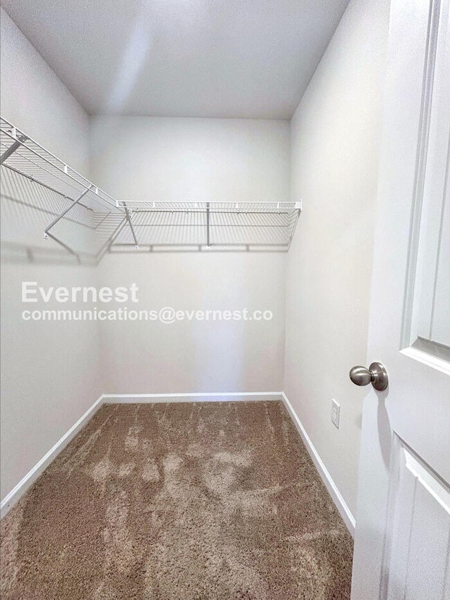 Building Photo - 550 Belcaro Dr