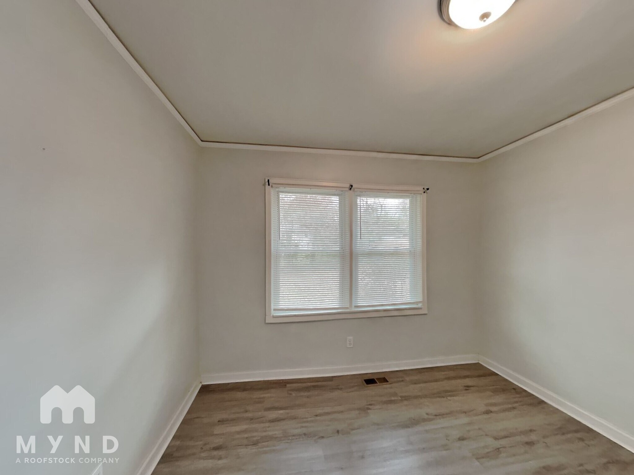 Building Photo - 837 Northview Dr