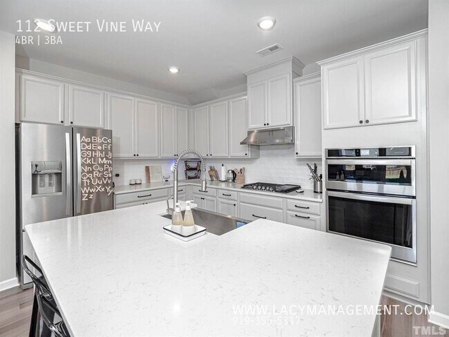 Building Photo - 112 Sweet Vine Wy