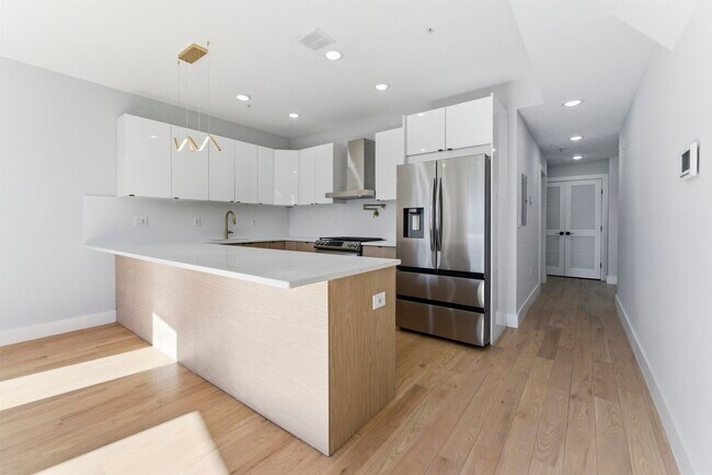 Building Photo - 443 Bergen Ave